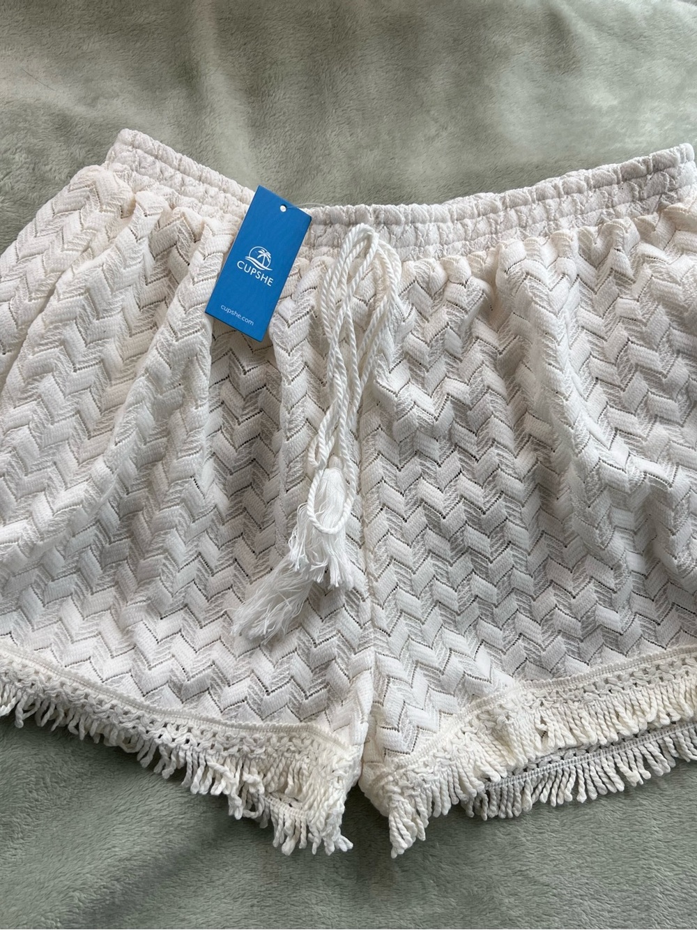 Cupshe Cream Crochet Fringe Beach Coverup Shorts - NWT - Picture 2 of 5